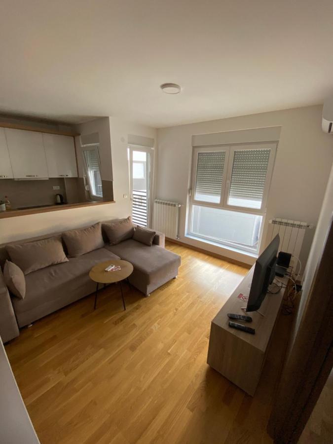 Cool Apartments With Free Parking Čačak Exterior foto